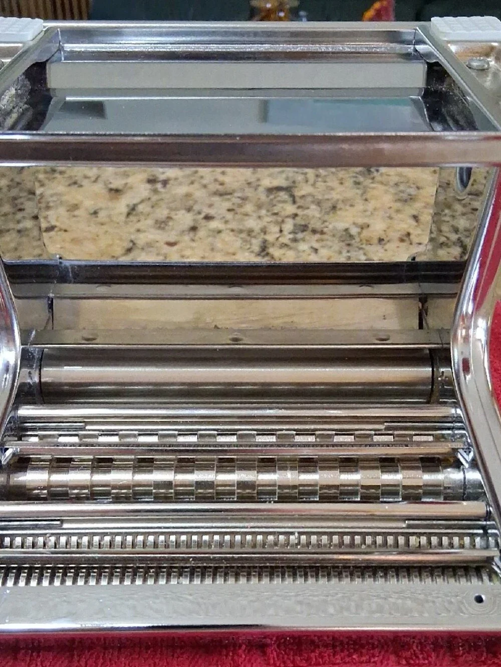 Himark Kitchen Gourmet Pasta Queen Noodle Making Machine. Crome Plated Steel.